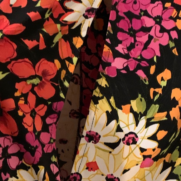 K PETITE COLLECTION, Floral, Button Up Front Closure, Blouse, petite size 16 - Picture 13 of 15